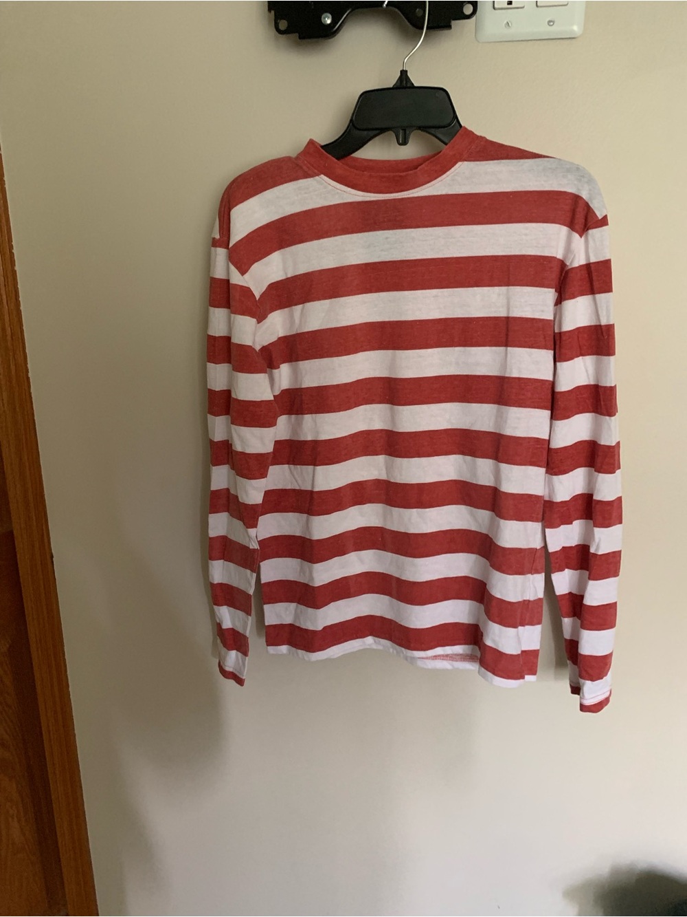 Woman’s Striped Red & White Long-Sleeve Crewneck Tee. Size S